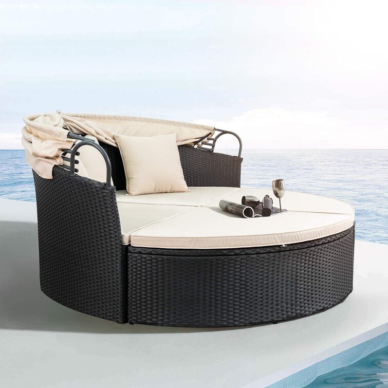 Gatun round patio daybed shop with cushions